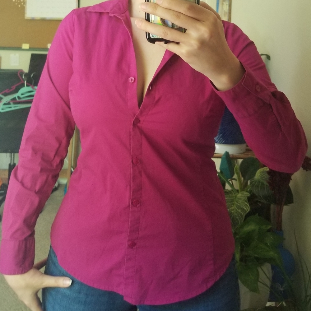 Magenta fitted blouse.